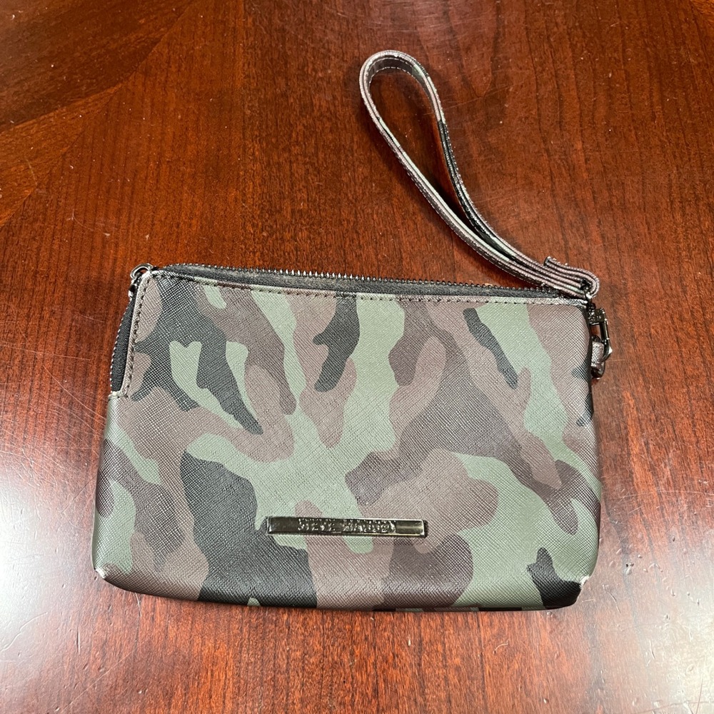 Steve Madden Camo Print Wristlet Pouch Double Zip Camouflage Clutch Bag Guc